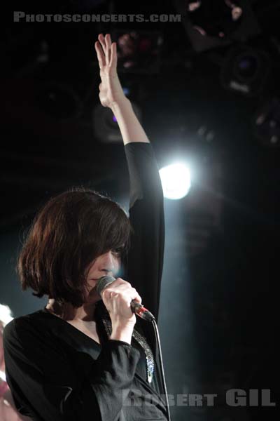 SARAH BLASKO - 2010-04-01 - PARIS - La Maroquinerie - 